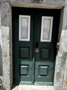 A green door in Lisbon.