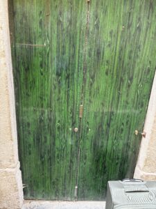 A green door in Lisbon.